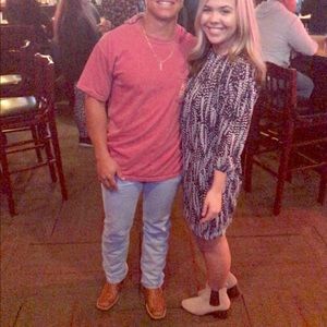 Cute feather print dress!